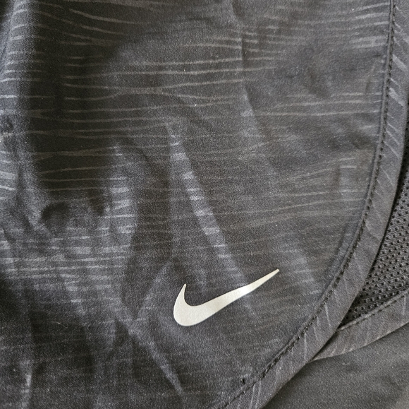 Nike running shorts - Picture 5 of 5